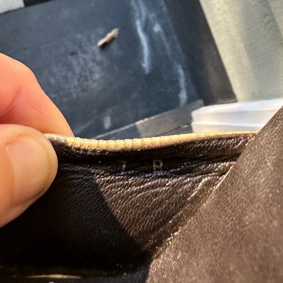 Gucci peep toe, stacked heel, cream patent leather - Picture 5 of 5